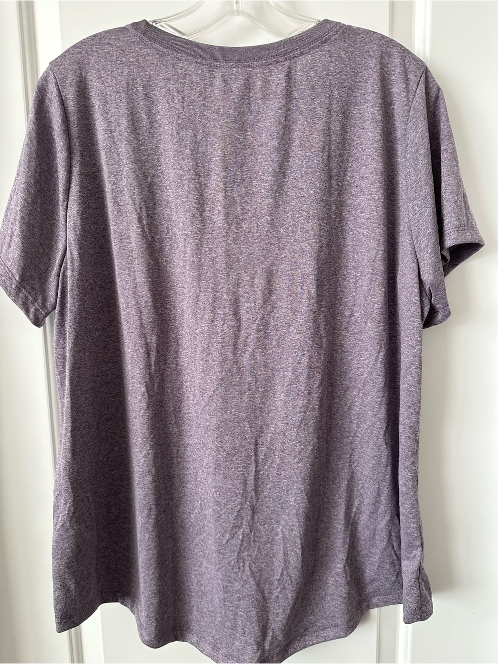 4 Nike woman’s Dri-FIT Short Sleeve Tee - Picture 4 of 16